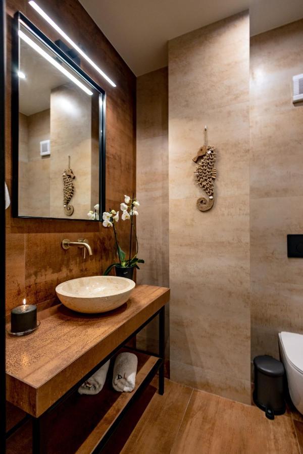 Triple A - Prime Location - Between Monastiraki & Syntagma Square-Free Parking! Афіни Екстер'єр фото
